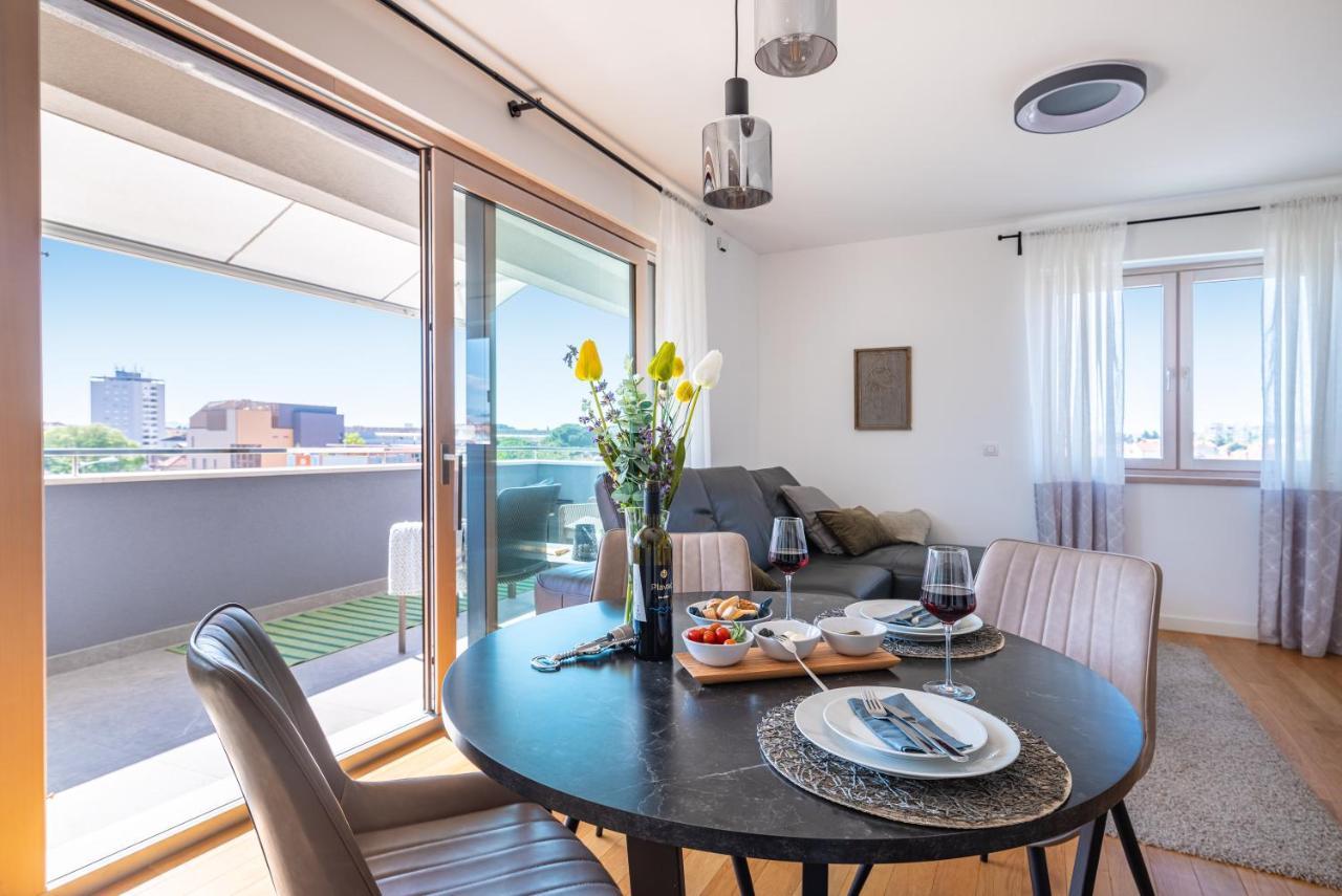 D-Apartment - With Garage And Balcony Zadar Exterior photo