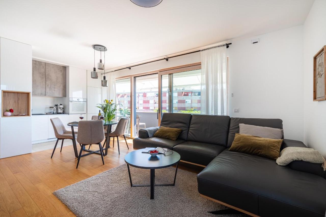 D-Apartment - With Garage And Balcony Zadar Exterior photo