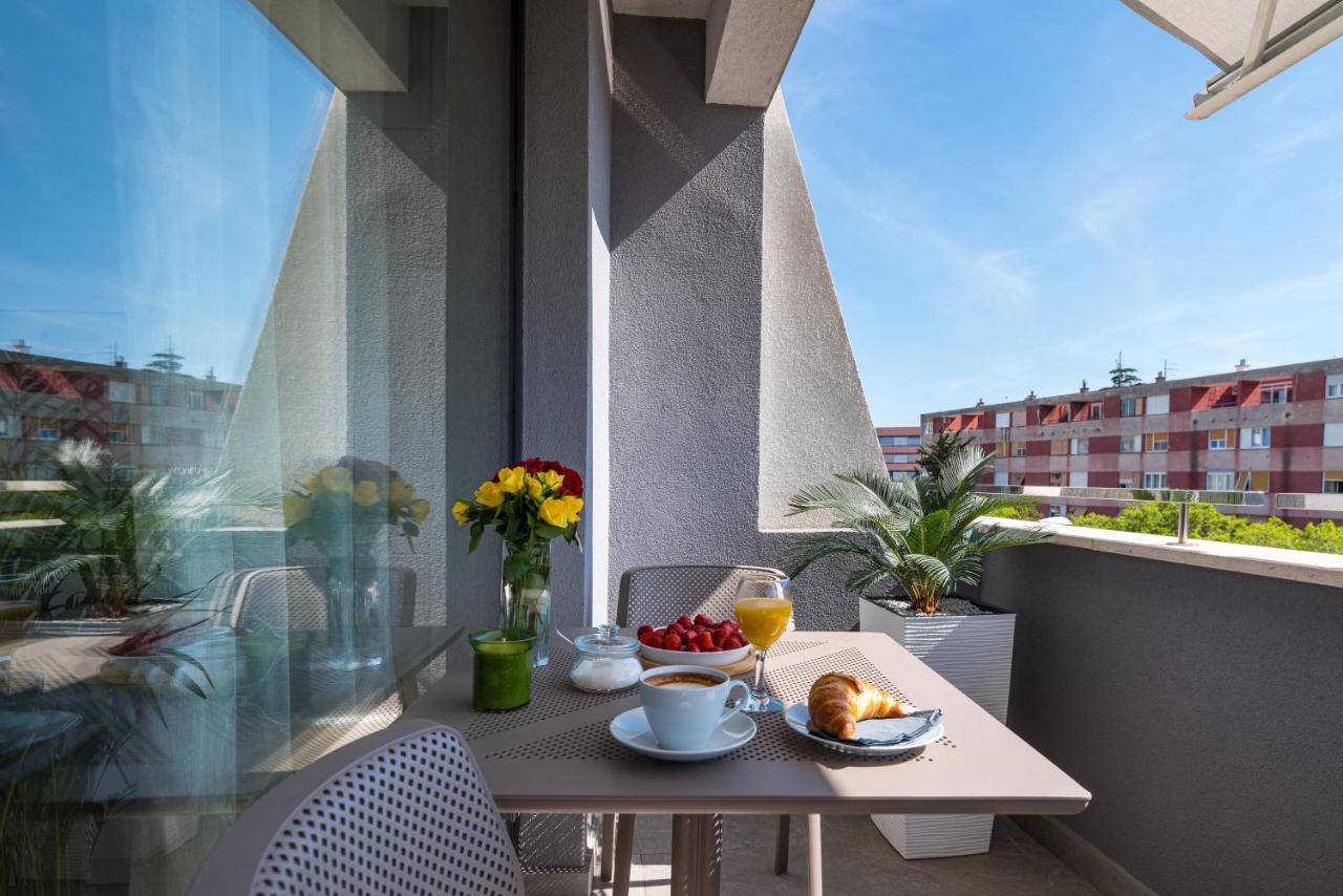 D-Apartment - With Garage And Balcony Zadar Exterior photo