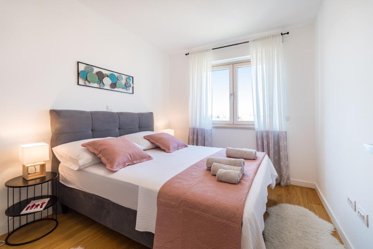 D-Apartment - With Garage And Balcony Zadar Exterior photo