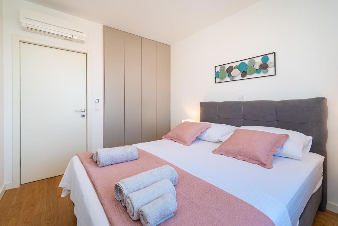 D-Apartment - With Garage And Balcony Zadar Exterior photo