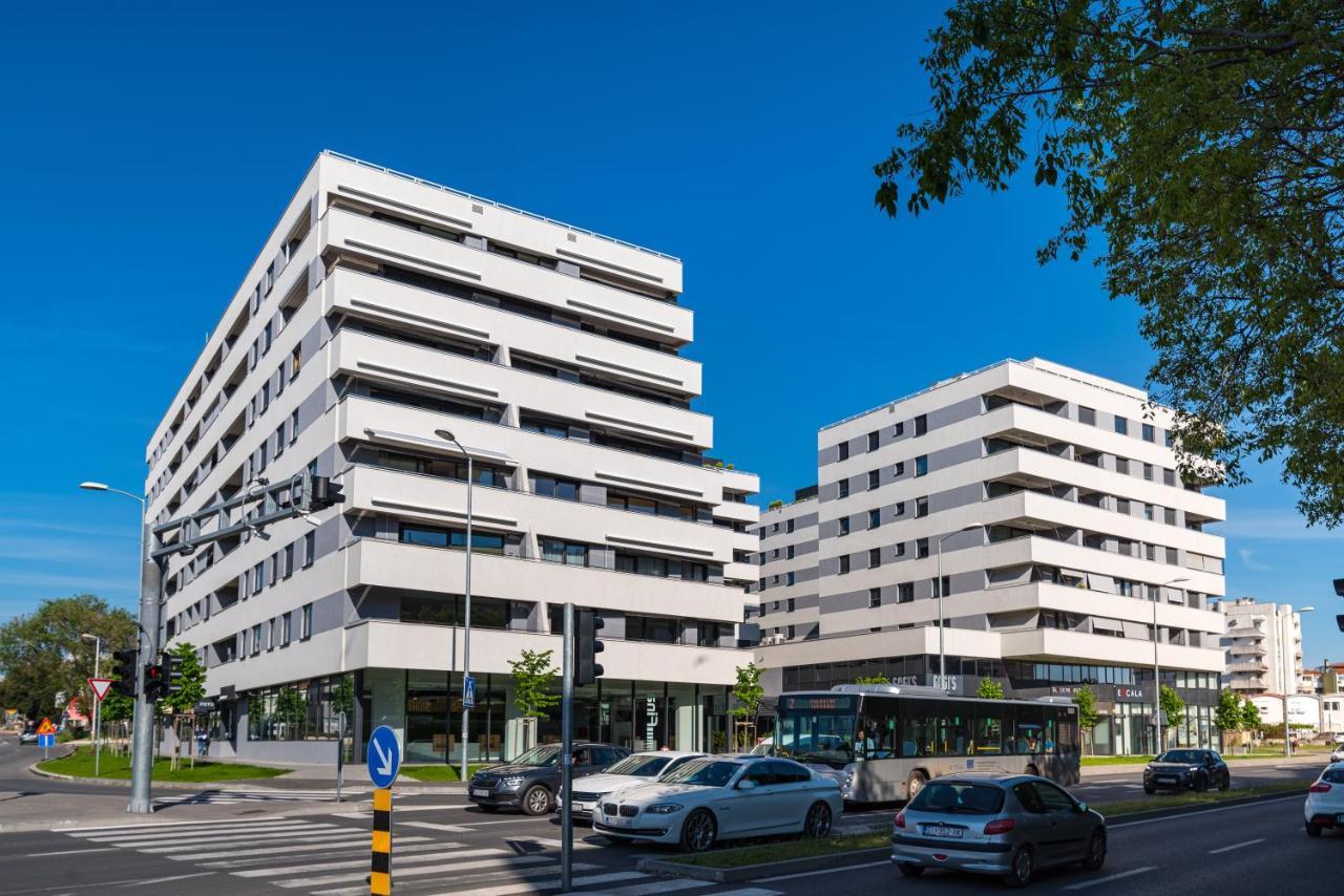 D-Apartment - With Garage And Balcony Zadar Exterior photo