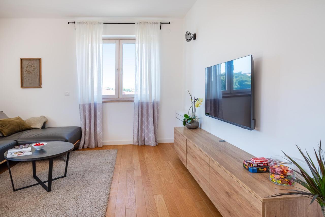 D-Apartment - With Garage And Balcony Zadar Exterior photo