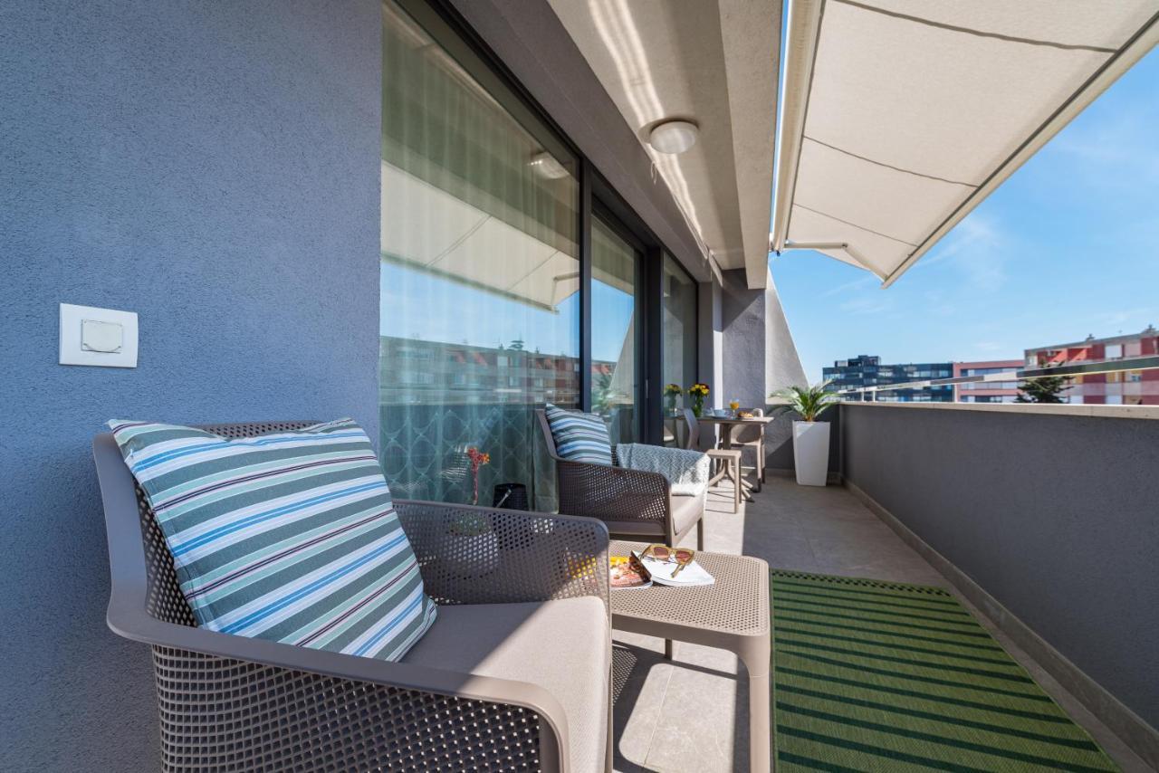 D-Apartment - With Garage And Balcony Zadar Exterior photo