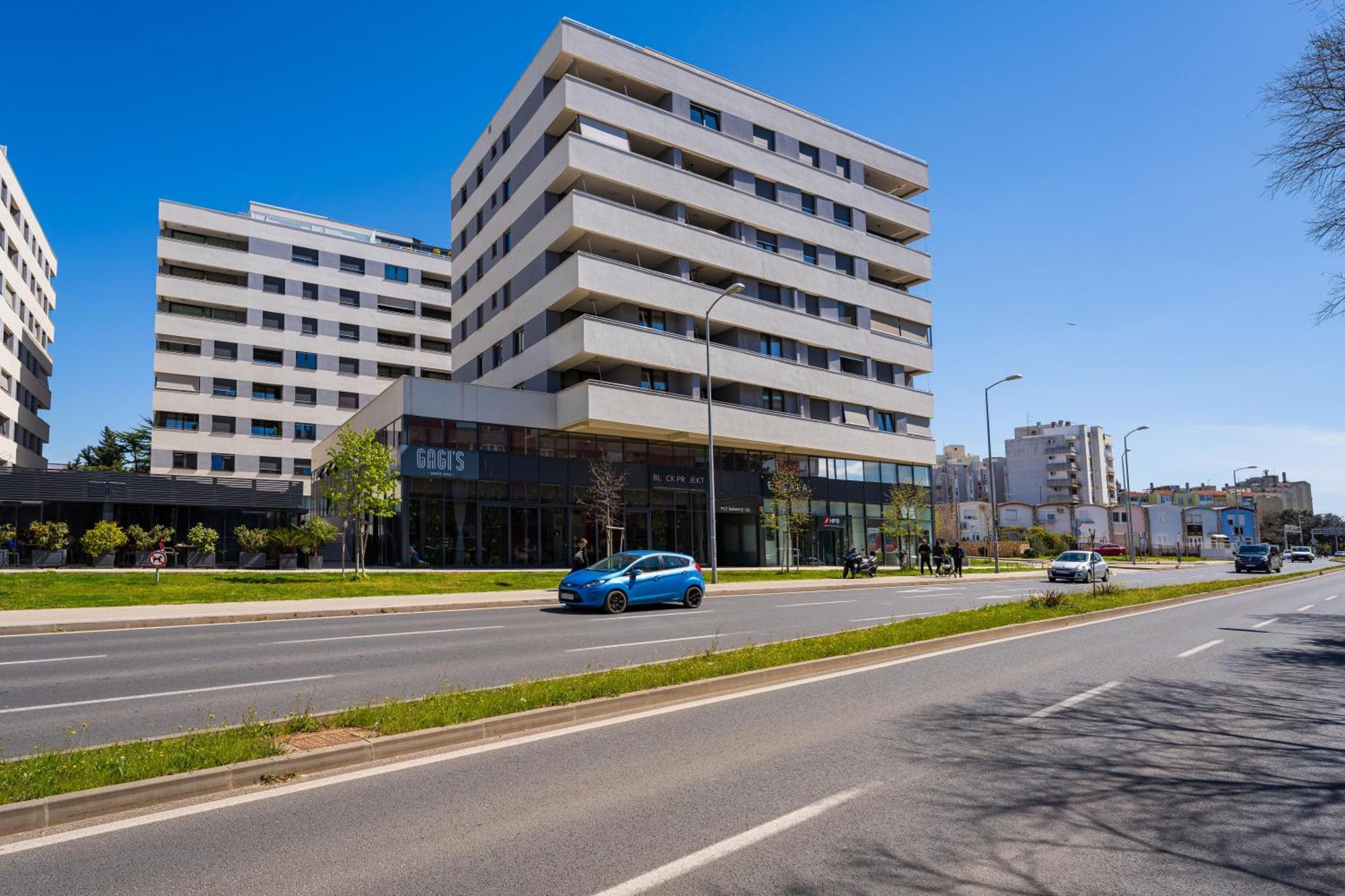 D-Apartment - With Garage And Balcony Zadar Exterior photo
